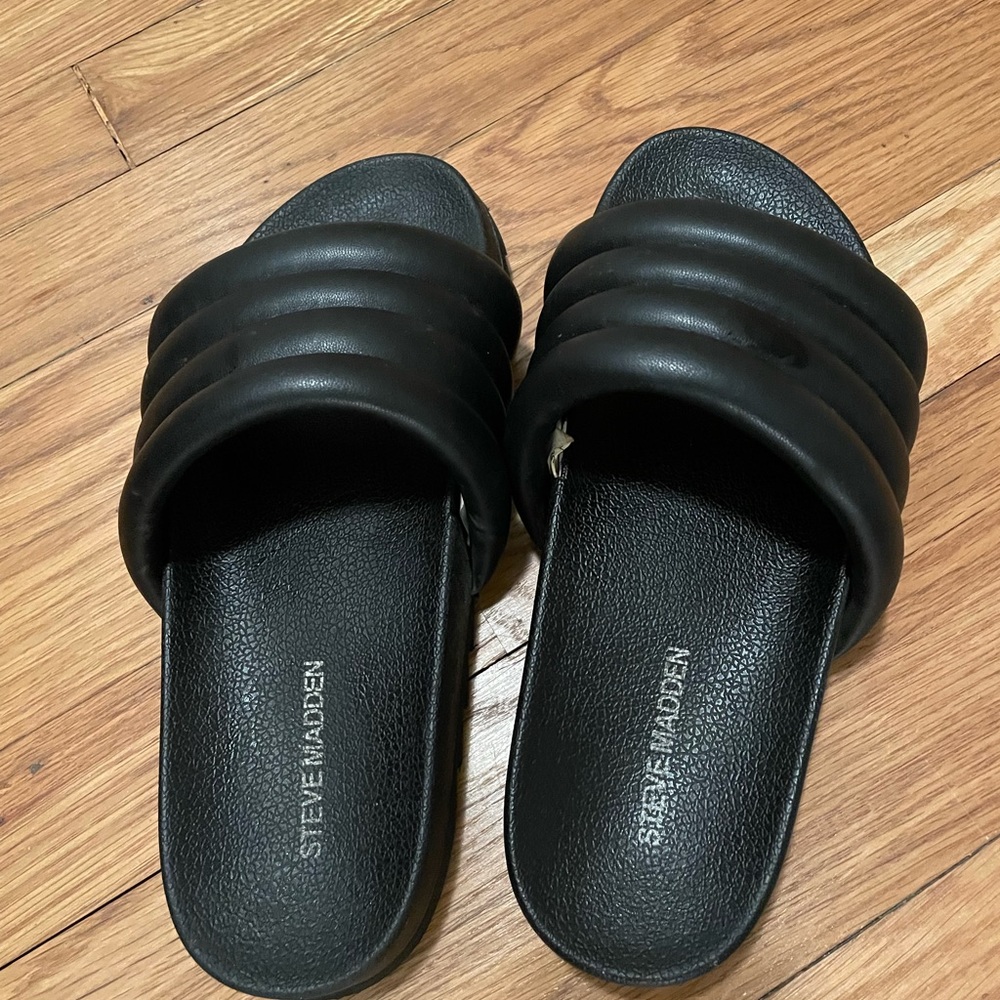 Steve Madden Canny Puffy Slide